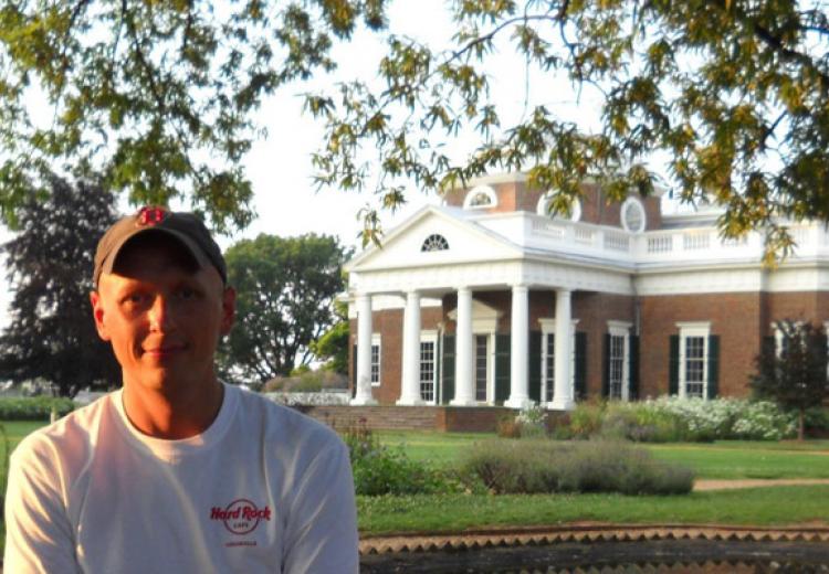 Waylon Lewallen in front of Monticello, Virginia