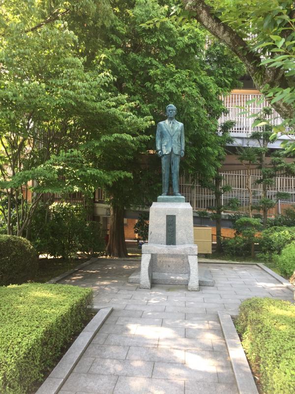 Statue of Dr. Nakamura Yutaka at the Sun Museum in Beppu,&nbsp;Ōita&nbsp;Prefecture