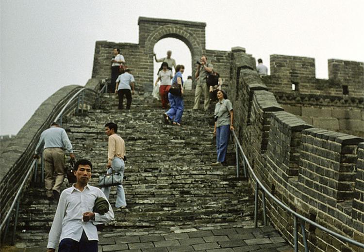 Walking on the Chinese Wall - Wikipedia